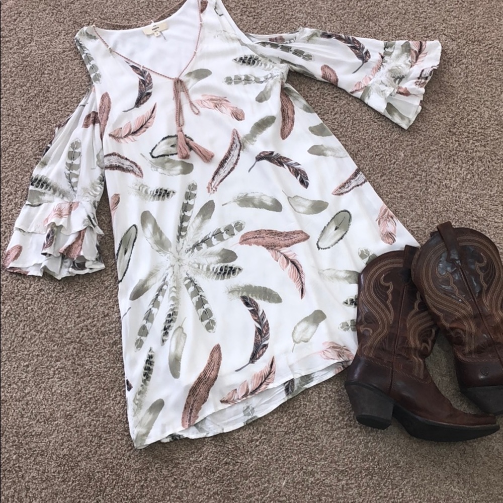entro Feather Cold Shoulder Dress